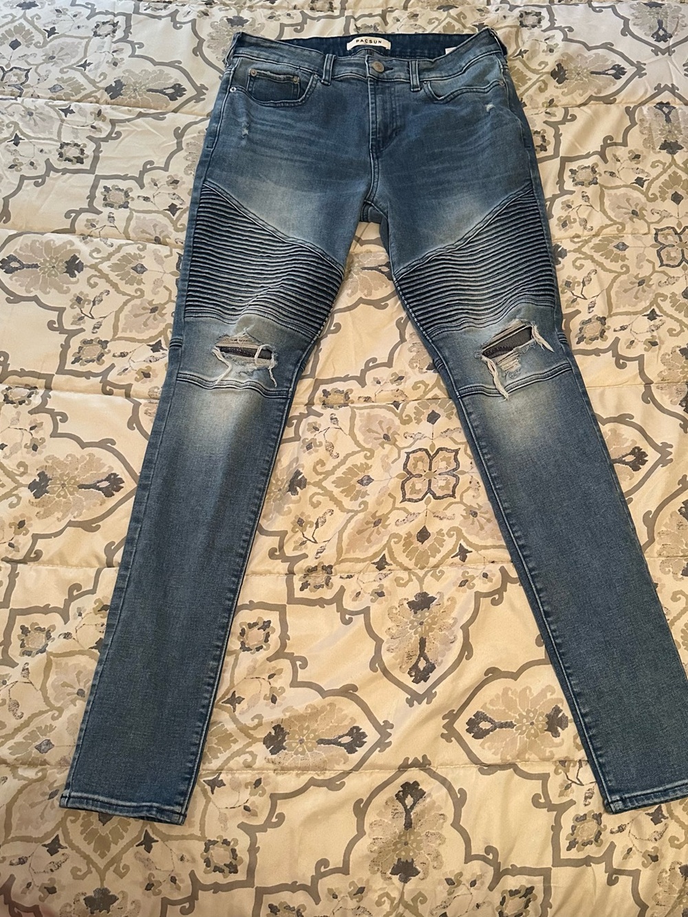 PacSun Men's Distressed Skinny Jeans in Faded Blue